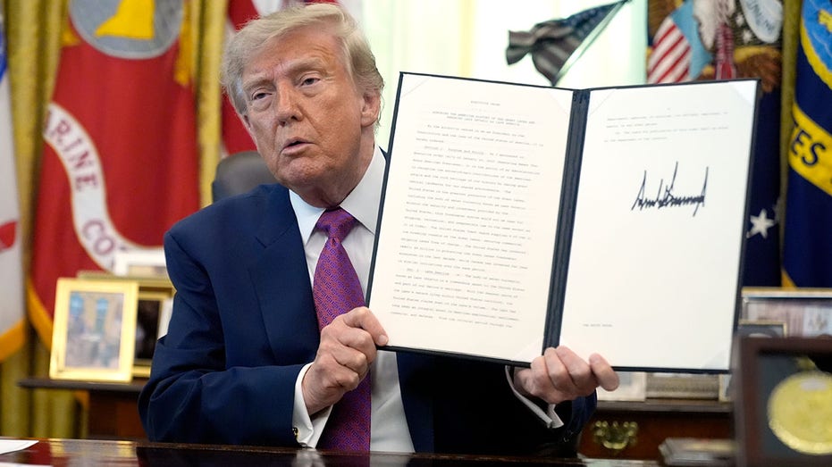 Trump renames Lake Ontario 'Lake America' amid intensifying US-Canada trade dispute